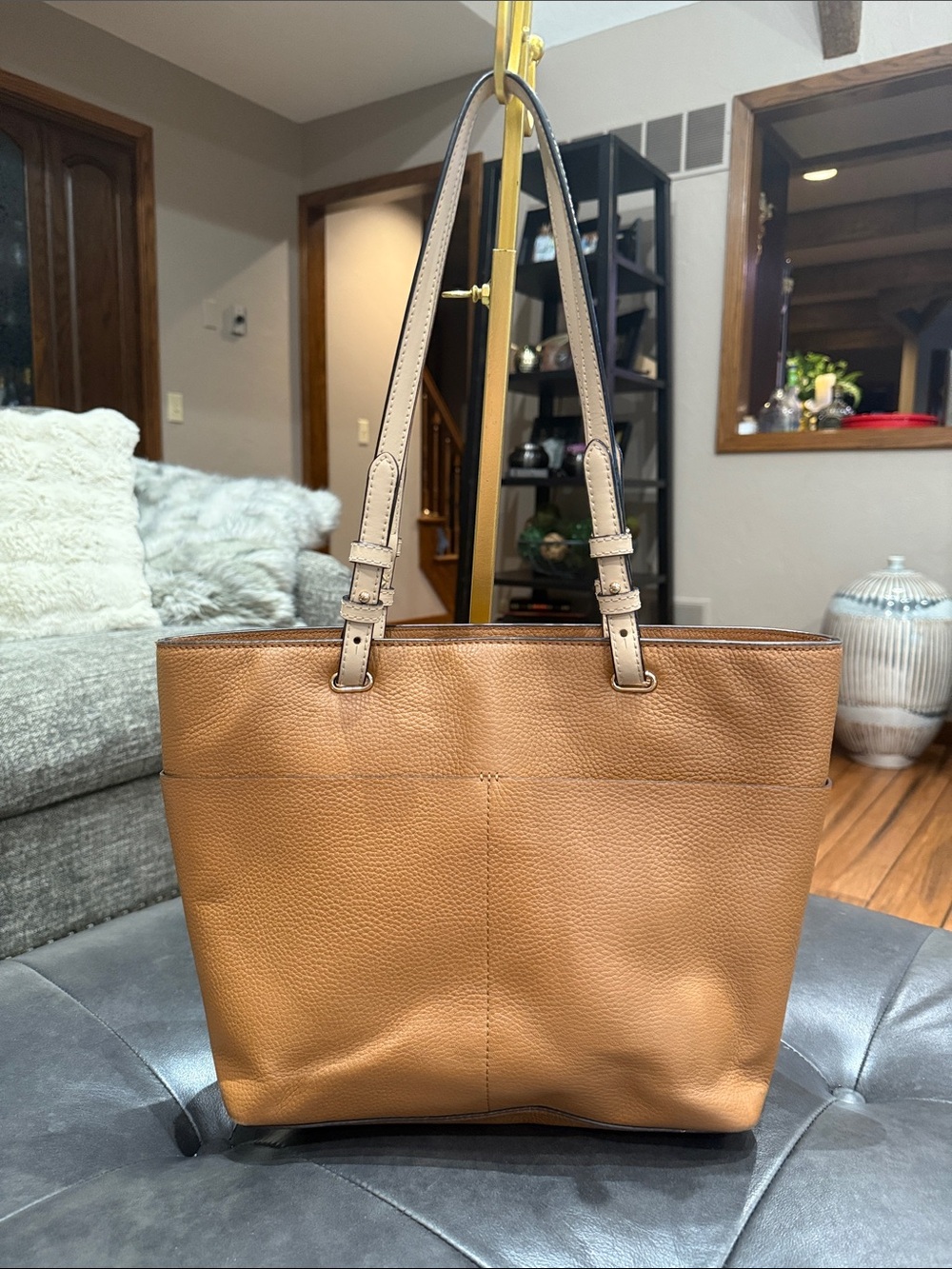 Michael Kors Bedford Medium Acorn/Gold Pebbled Leather Tote w/Front Slip Pockets - Picture 4 of 7